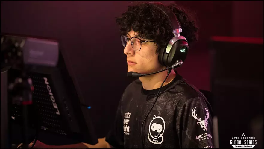 Image of Xenial, professional Apex Legends player